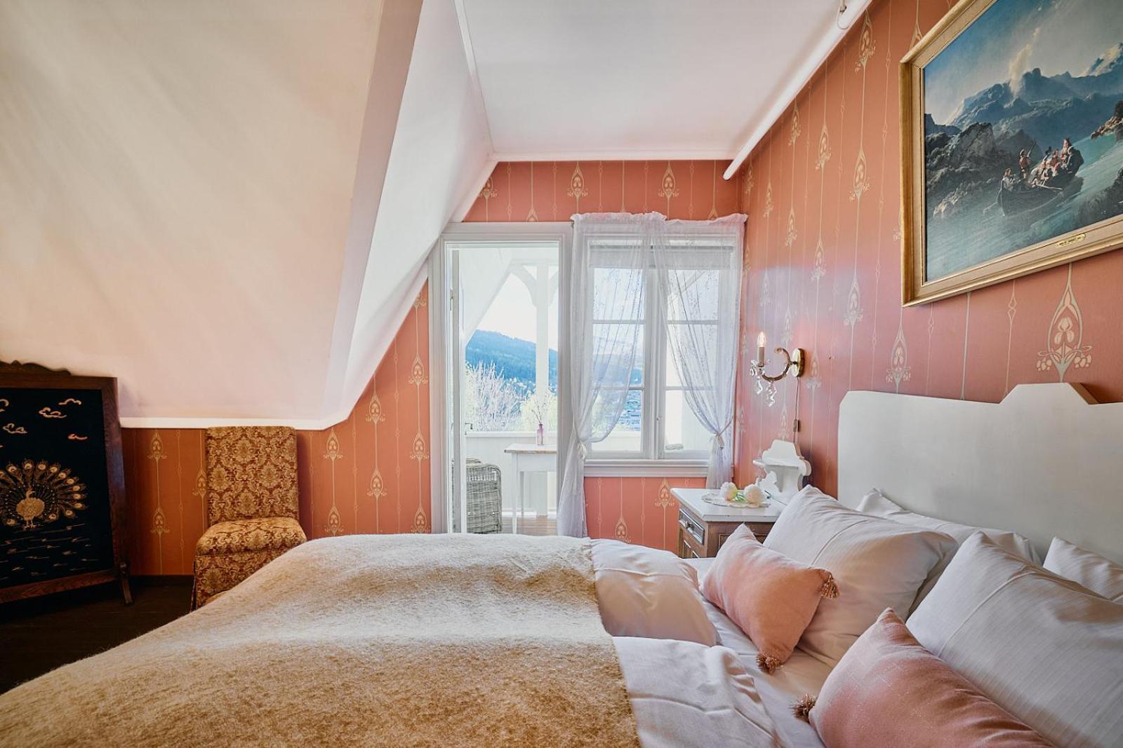 Visnes Hotell 4*
